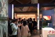 梦见去世百年典藏首渡重洋 124套英国工艺美术运动珍品亮相天津